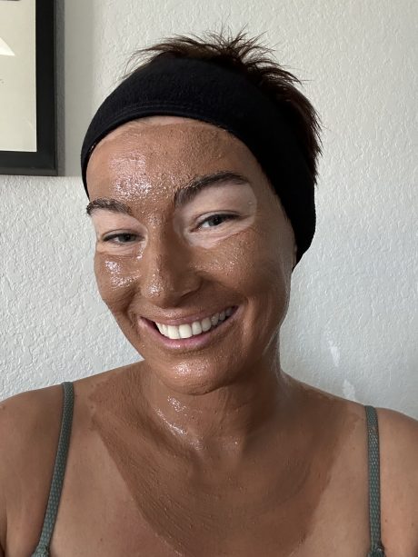 ugc-glow-mask-woman3